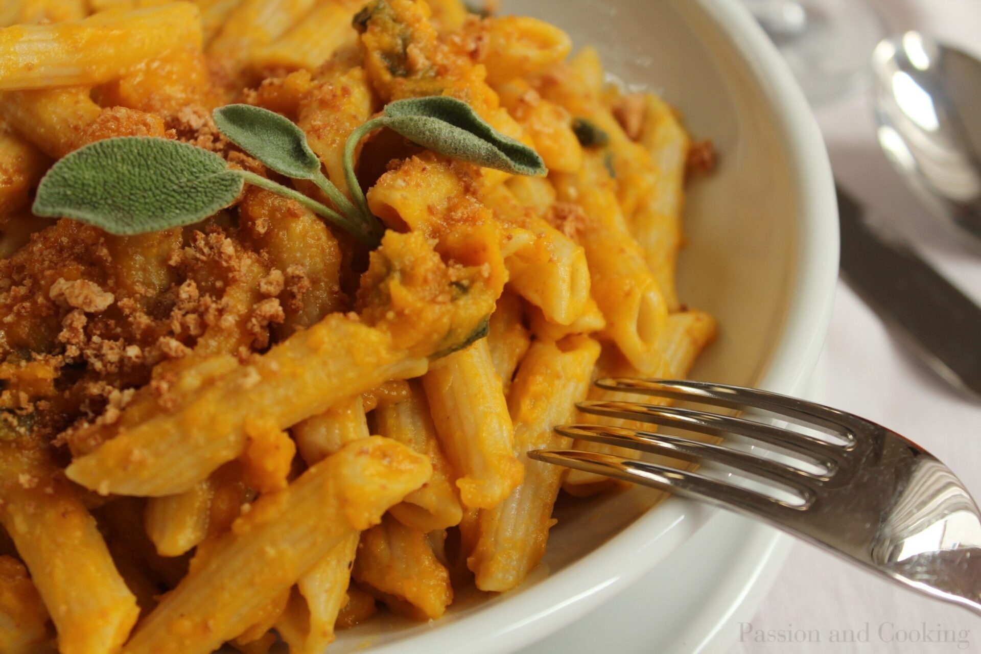 Pasta con Zucca e Amaretti