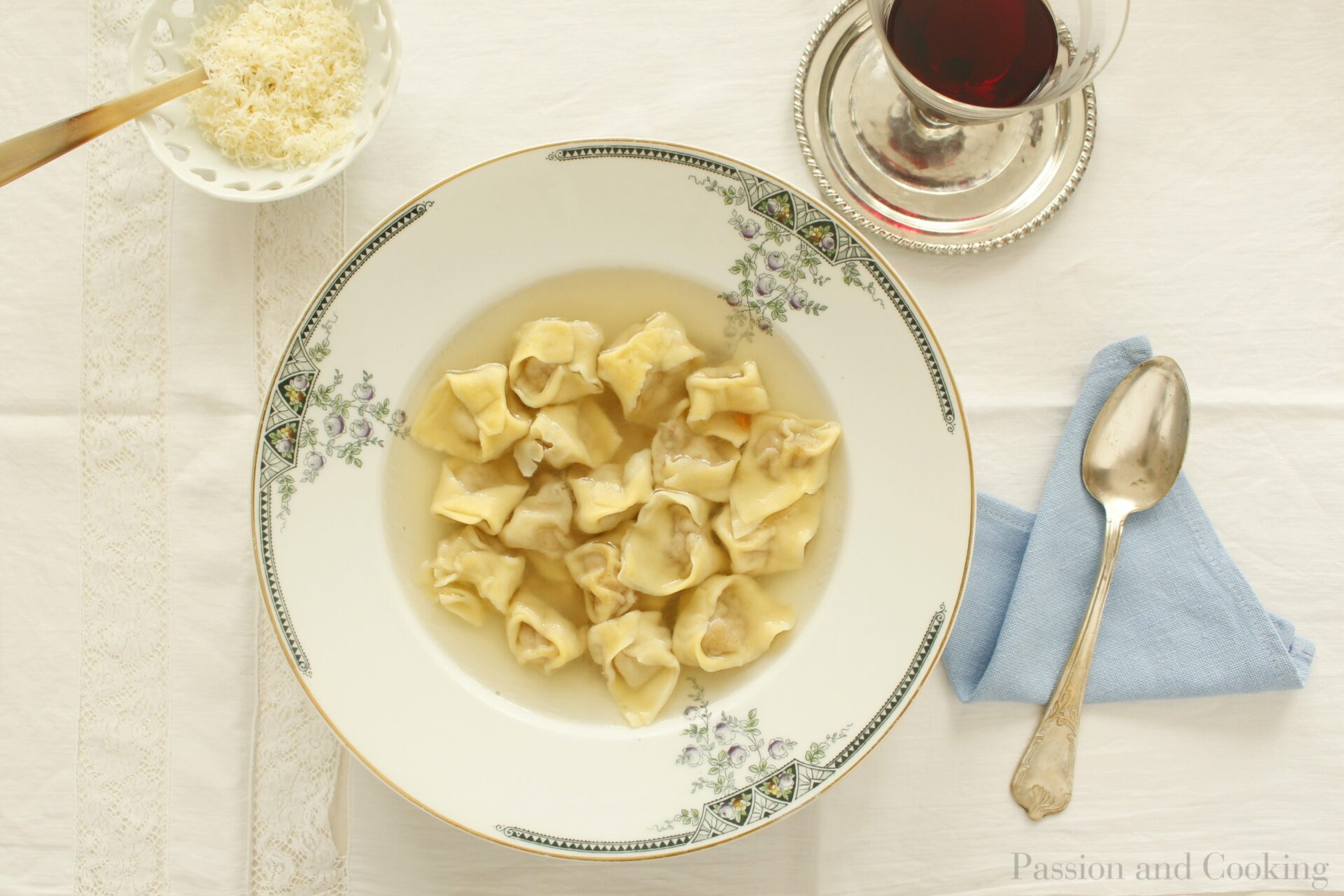 Tortellini in brodo