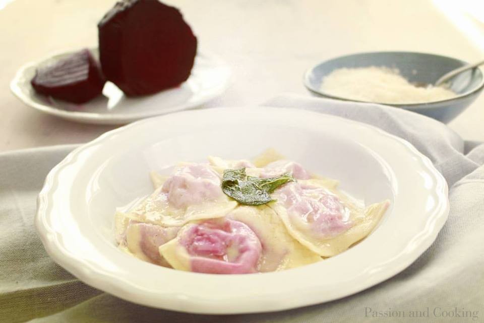 ravioli with beetsand ricotta