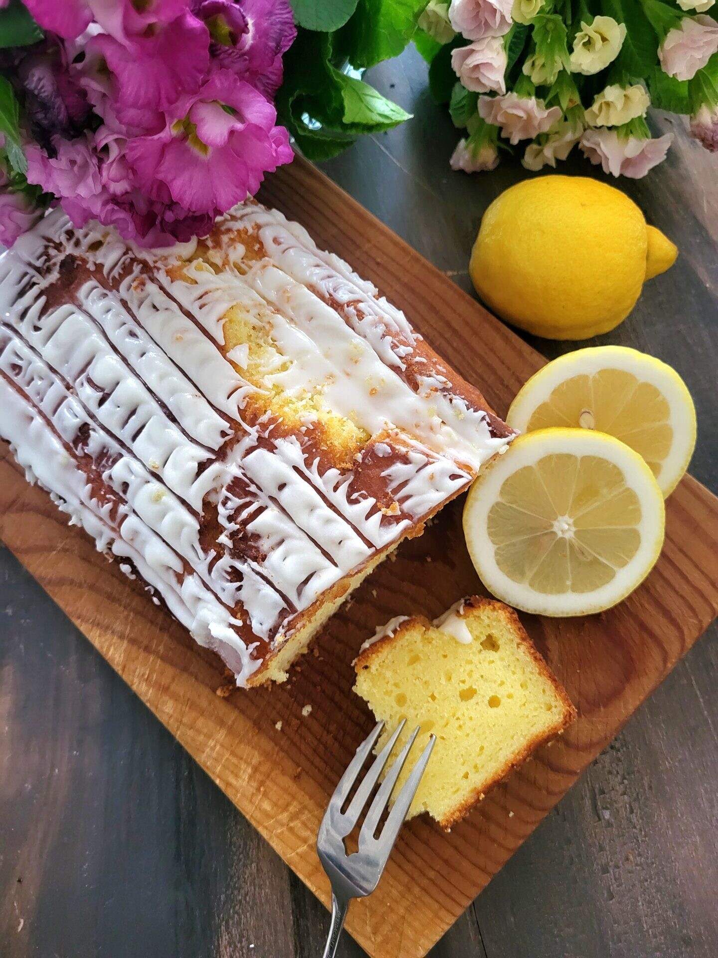 Lemon and ricotta plum-cake